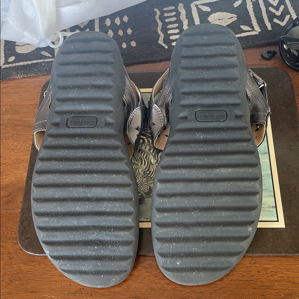 Beautiful ROCKPORT Sandals - Picture 5 of 7